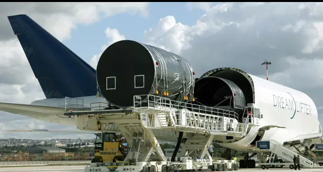 Leonardo: 'Esclusa ogni ipotesi di cessione aerostrutture'