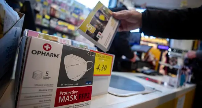 Le Ffp2 in farmacia non potranno costare più di 75 centesimi, accordo raggiunto