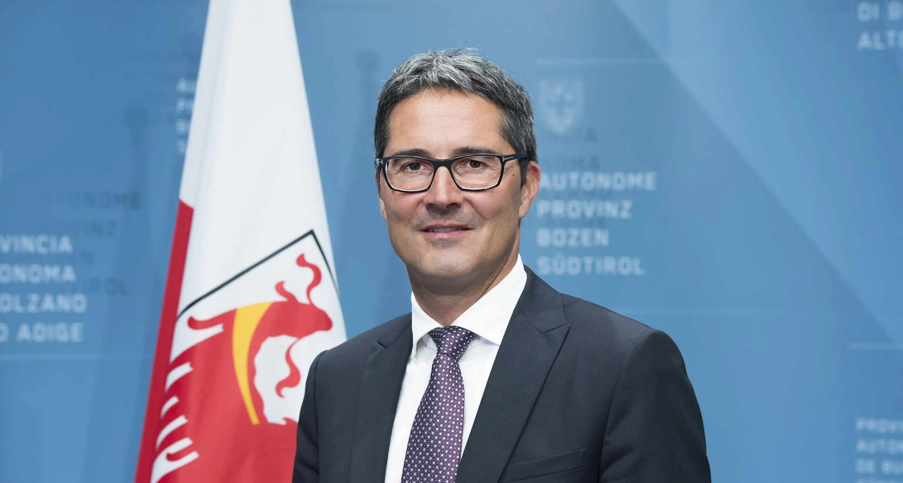 L’Alto Adige anticipa: da lunedì 21 cade il divieto di indossare le mascherine all’aperto