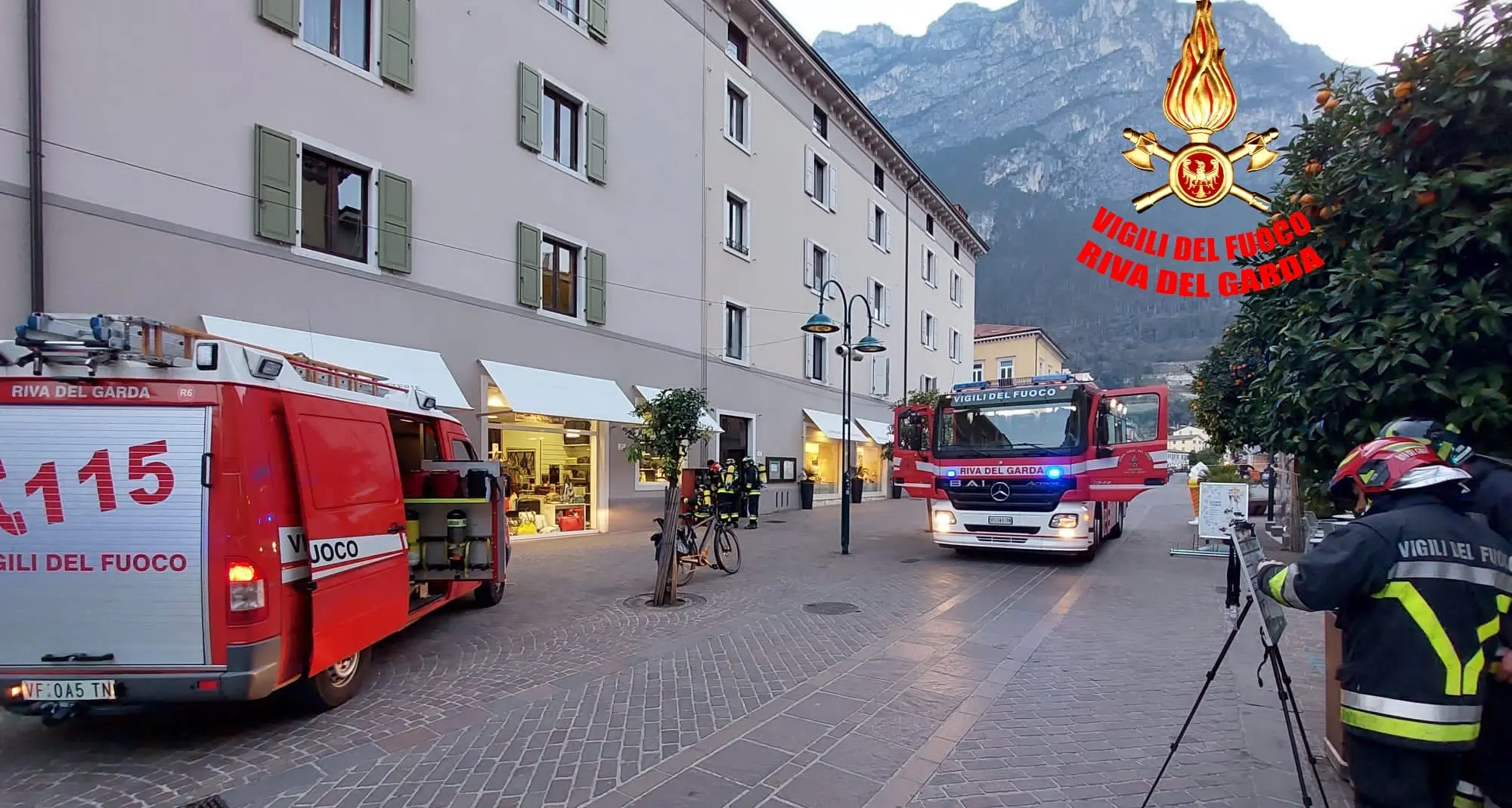 Fuga di gas a Riva del Garda: chiuso il centro storico per i controlli dei vigili del fuoco