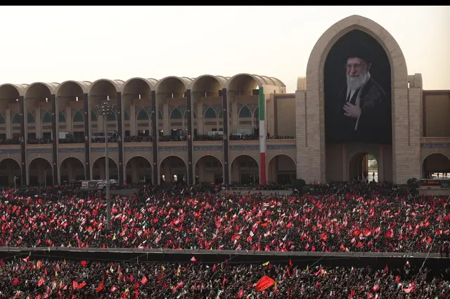 Teheran, al via il secondo giorno della cerimonia di commiato per Ali Khamenei