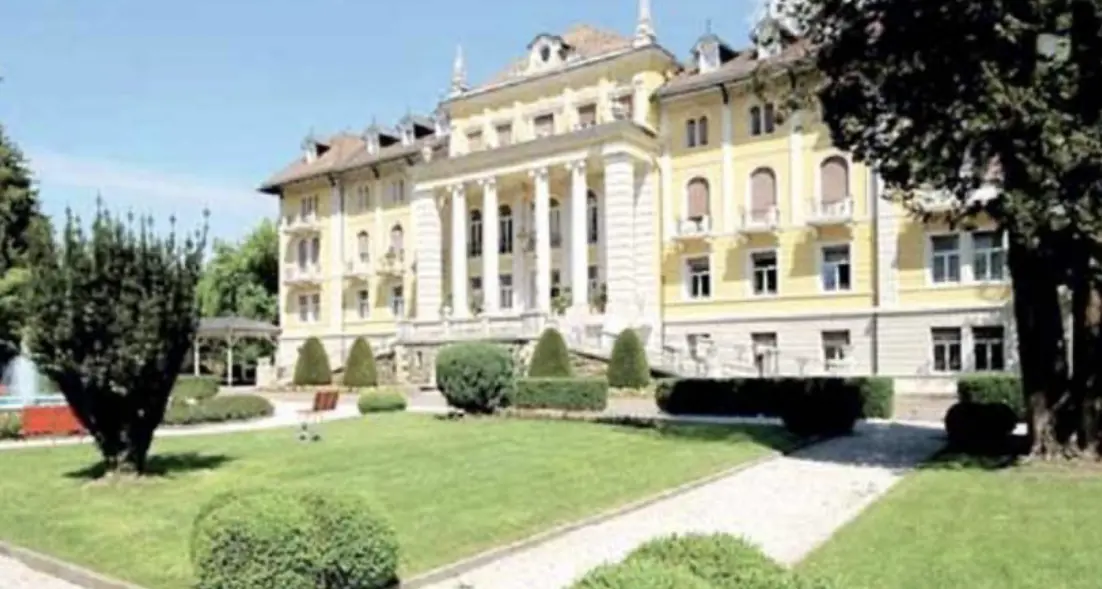 Grand Hotel Imperial chiuso da domenica scorsa: a casa 32 dipendenti