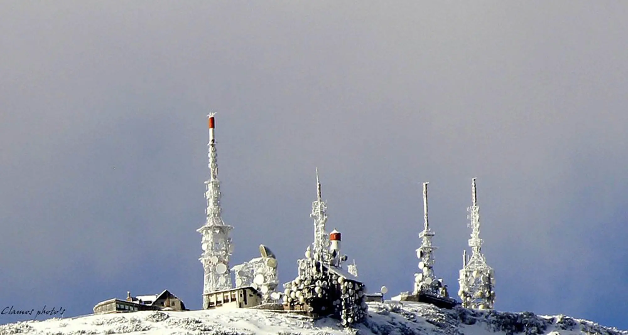 Meno autorizzazioni per antenne e ripetitori: approvata la legge provinciale