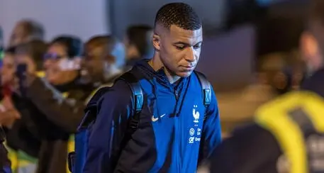 Sorpresa Mbappé, ha già ripreso ad allenarsi col PSG