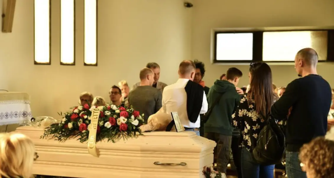 A Lavis l’ultimo doloroso saluto a Vinitha Nicolò, la giovane barista trovata morta in una forra