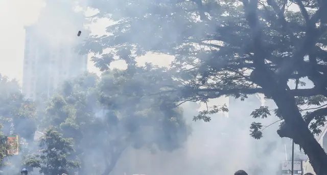 Sri Lanka: manifestanti irrompono nell'ufficio del premier