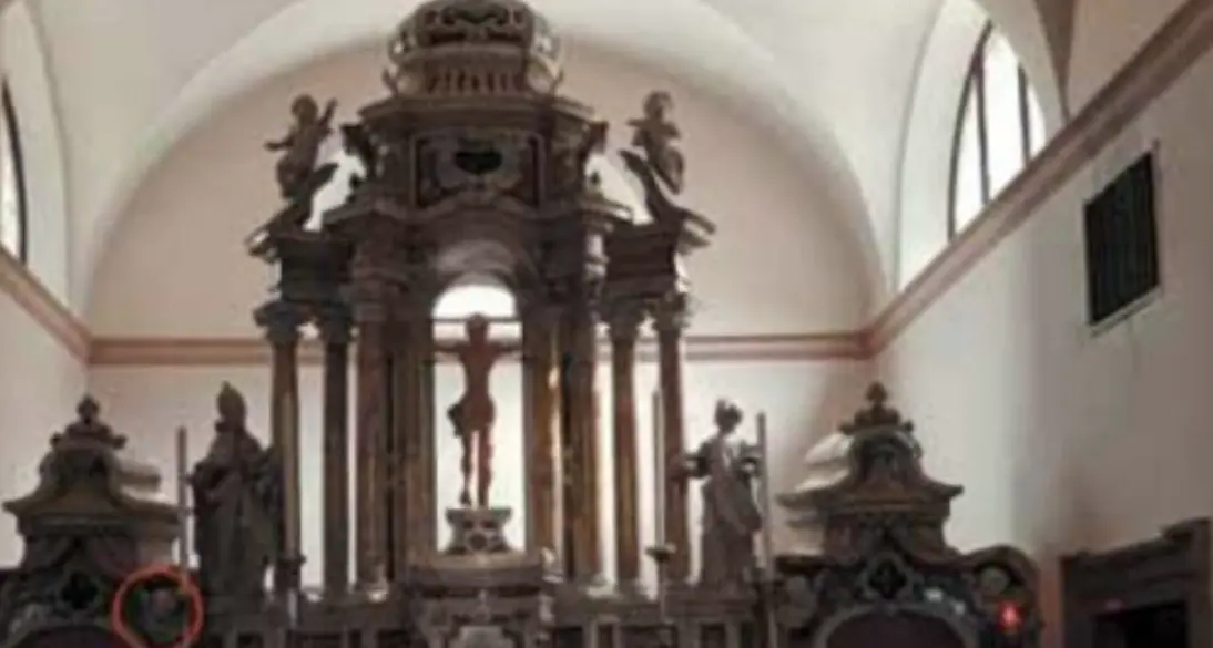 Ladri in chiesa a Castione, don Daniele Laghi: “È un colpo su commissione”