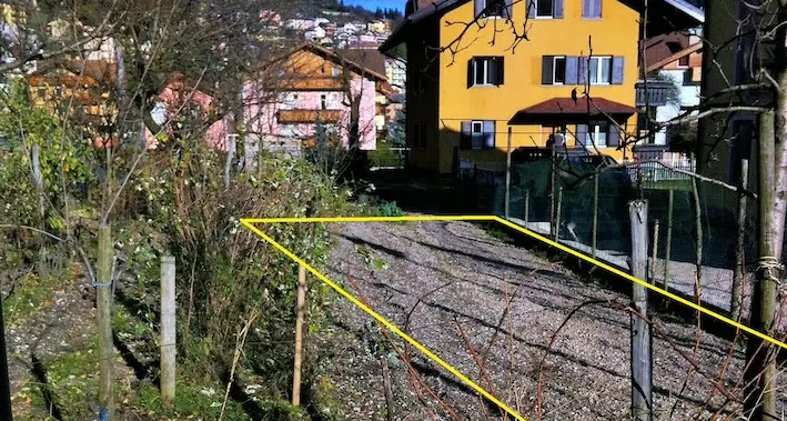 Il terreno venduto dal Comune, l'usucapione, la causa, l'orto delle discordie: dopo 30 anni la sentenza