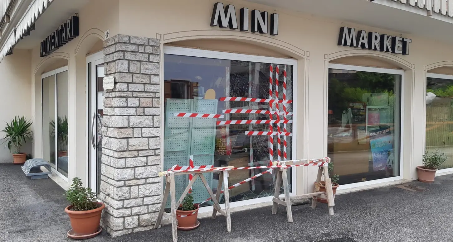 Una notte di furti fra Lavarone e Carbonare, una banda scatenata, ingente bottino e tanti danni