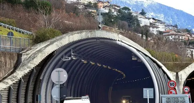 Tangenziale, l'autovelox non fa calare gli incidenti: nel 2023 più casi del 2022