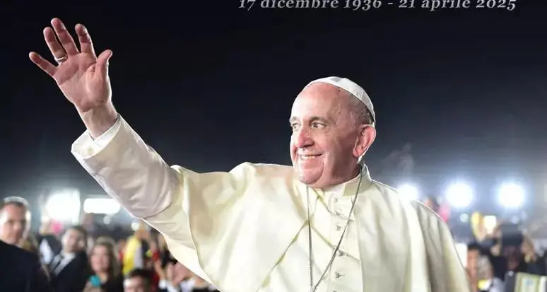Il Papa è morto per un ictus e un arresto cardiaco: “La mia sofferenza per la pace”