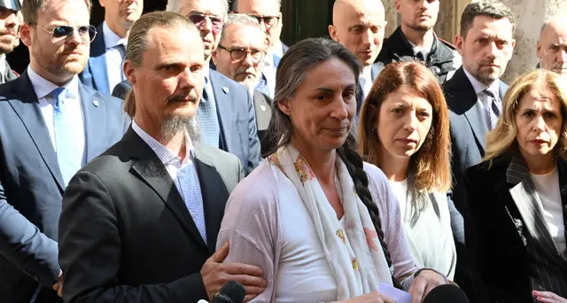 Famiglia nel bosco: Pillon, 'escluso affidamento o adozione dei bimbi'