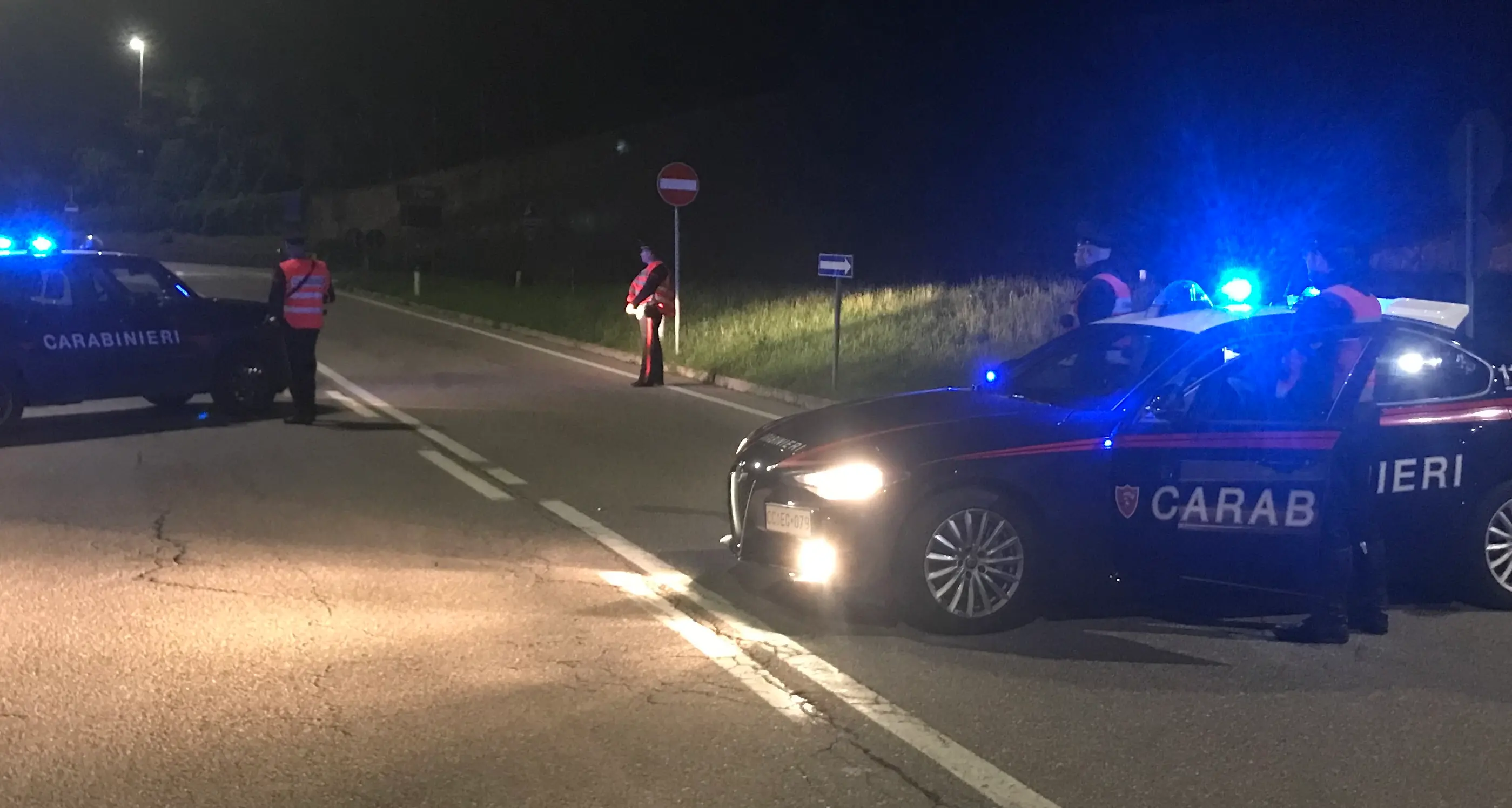 Razzia di sigarette nel comune di Ala, malviventi sfondano vetrina con un’auto rubata a Verona