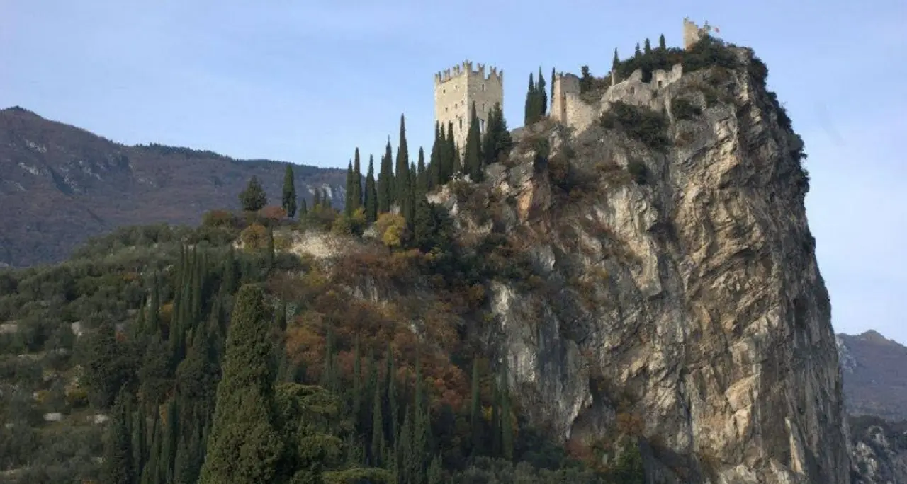 Il trenino non basta, per il castello di Arco ora De Laurentis vuole l'ascensore (come Riva)