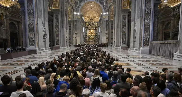 Il commiato dei 250mila, domani il lungo addio al “Papa degli ultimi”