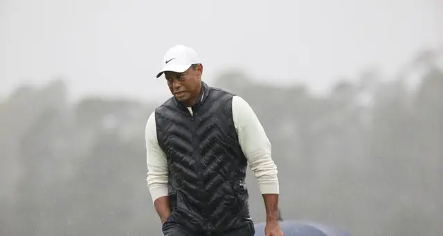 Golf: Genesis Invitational, falsa partenza per Tiger Woods