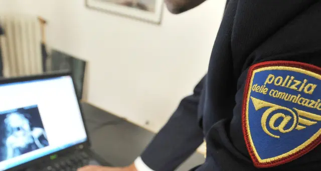 Pedopornografia: arrestato allenatore 21enne a Bari