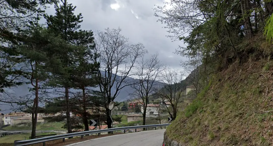 Volontaria della canonica di Ranzo accoltellata da un ospite: l’uomo è fuggito, vasta battuta nei boschi del paese