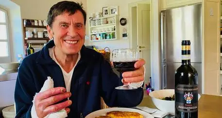 Morandi su Facebook: “Mano destra ancora gravemente ustionata”