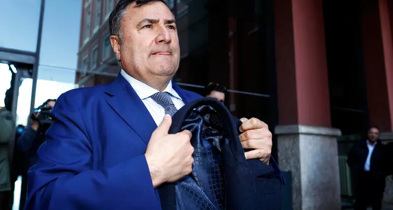 E' morto il direttore generale della Fiorentina, Joe Barone, colpito da un infarto domenica