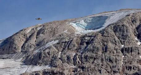Dalla Marmolada all’Adamello la grande paura dei sindaci di montagna: “Troppe responsabilità”
