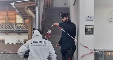 Uccise la moglie incinta a calci e pugni in Val Pusteria, ergastolo e isolamento