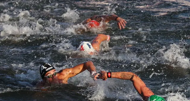 Parigi: Paltrinieri nono nella 10 km di fondo, Acerenza quarto