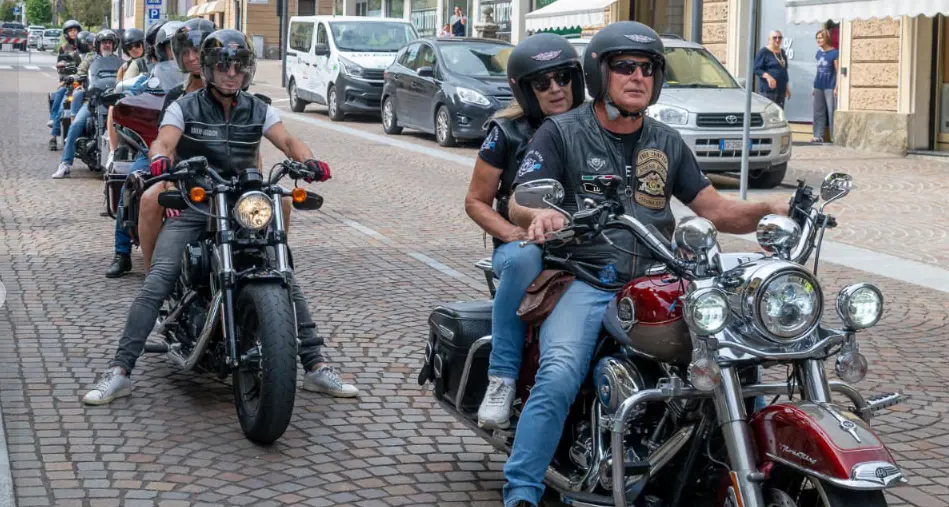 In Val di Fiemme una domenica con 350 Harley Davidson: raduno, parata a Cavalese, pranzo al Palafiemme