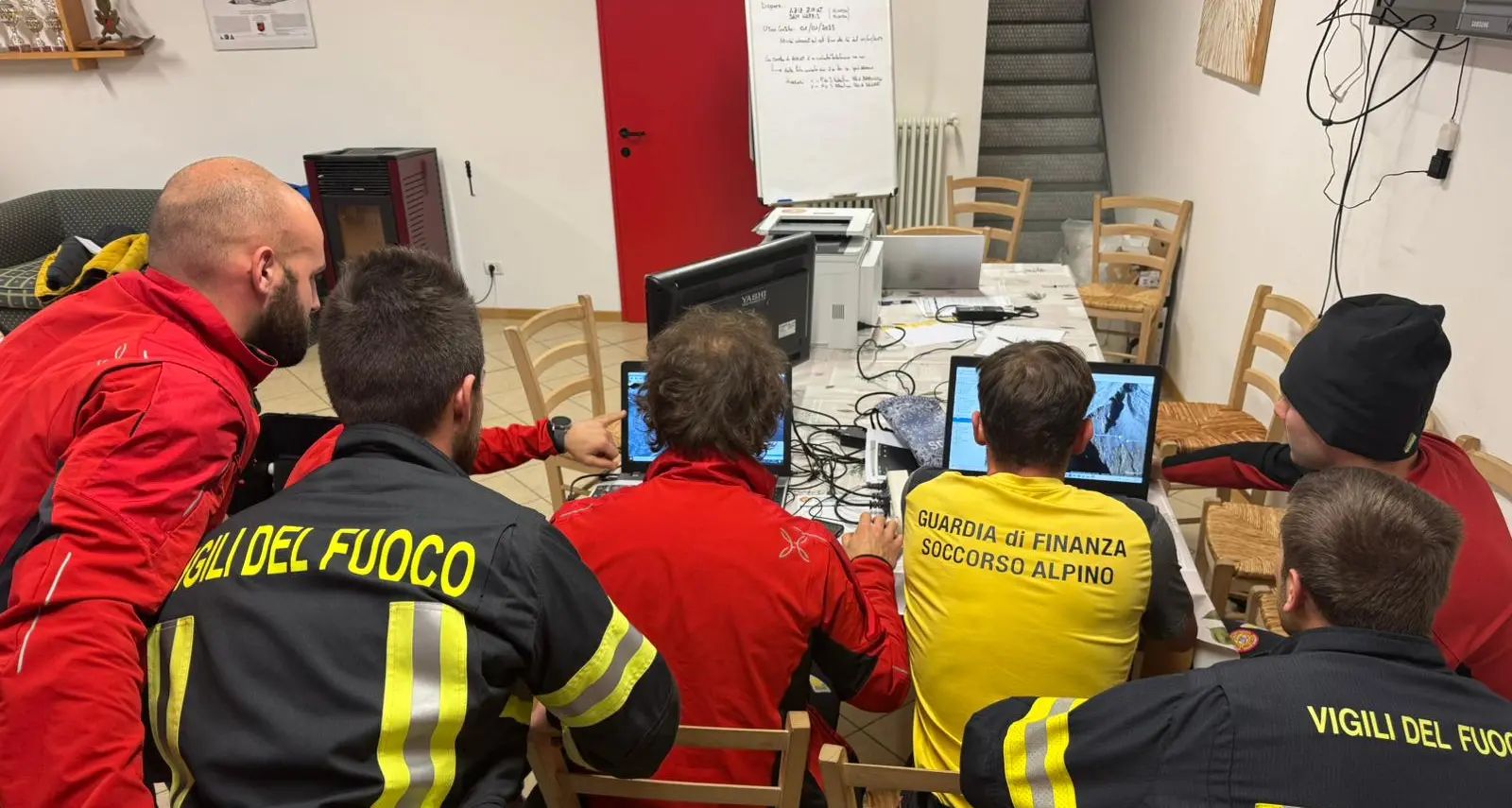 Due dispersi in Adamello, vasta operazione di ricerca del Soccorso Alpino, ma il tempo è pessimo