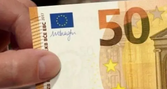 Non salda il conto da 19.000 euro in un hotel di lusso, denunciato