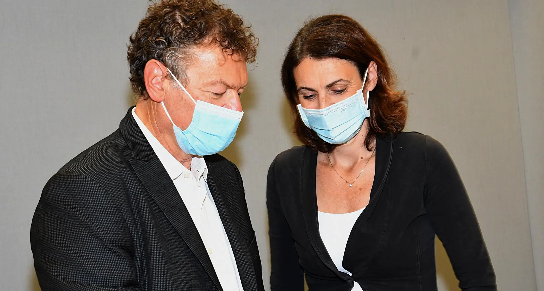 Al cittadino non far vedere i suoi esami nella cartella online. Bocciata la proposta di Zanella, e lui attacca: «I veri assessori alla salute sono Ferro e Ruscitti»