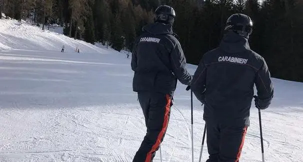 Multato il maestro di sci ubriaco: «Ma non era al lavoro sulle piste, aveva festeggiato con gli amici»