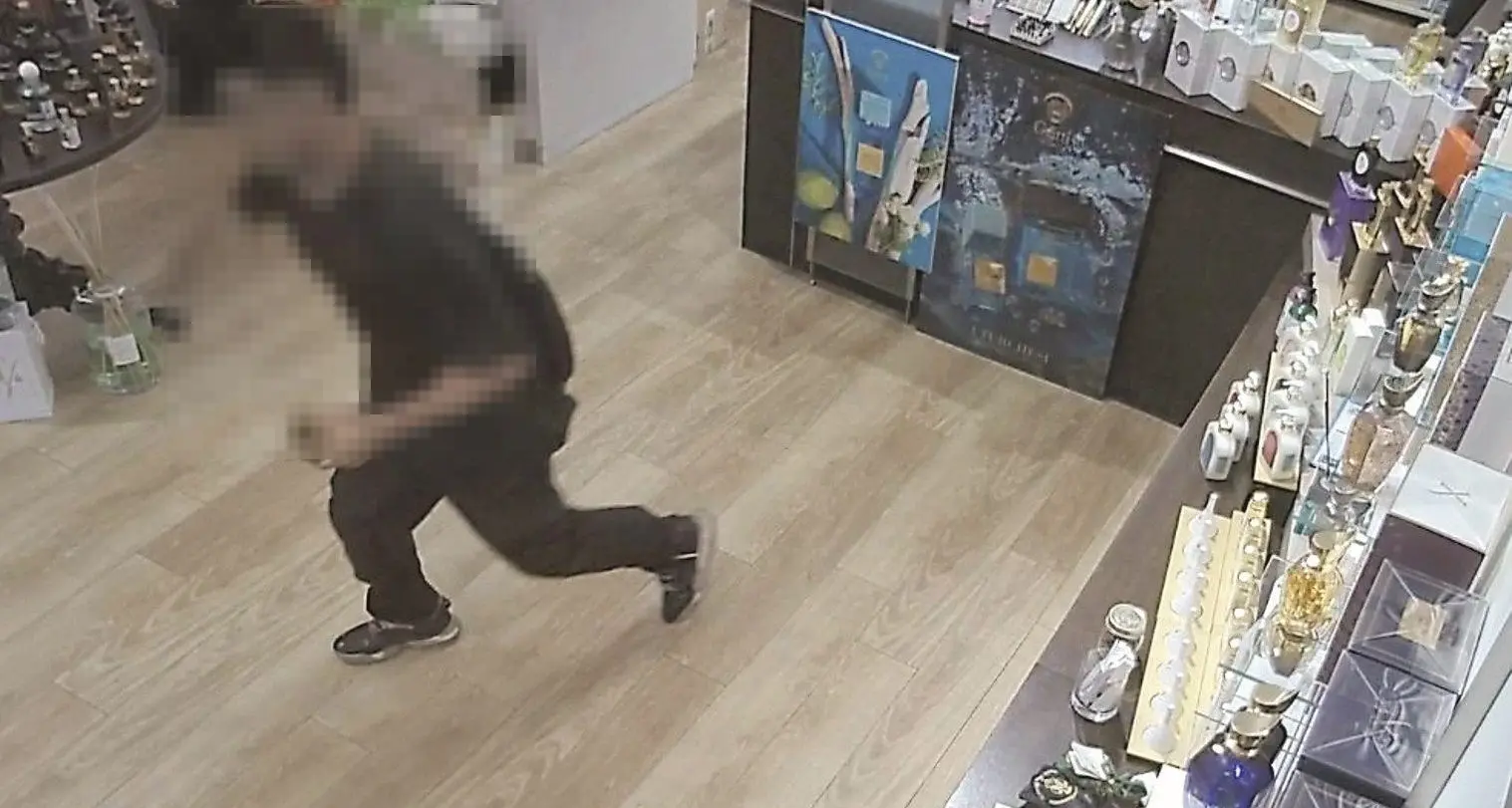 Identificato il ladro di due furti in negozi del centro di Trento: è sempre lo stesso soggetto