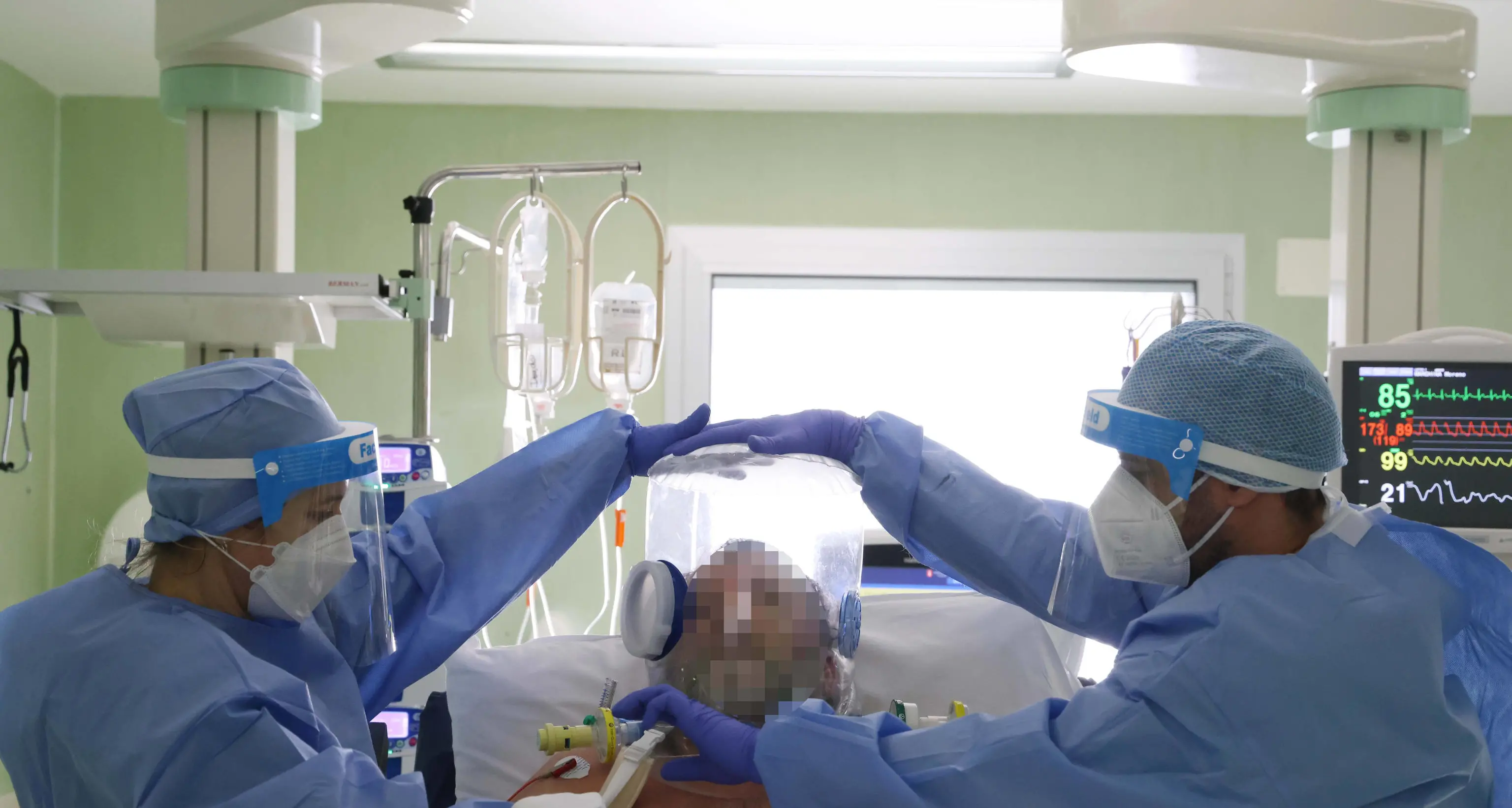 Covid in Trentino, altri due morti: un uomo e una donna sopra i 70 anni, entrambi non vaccinati