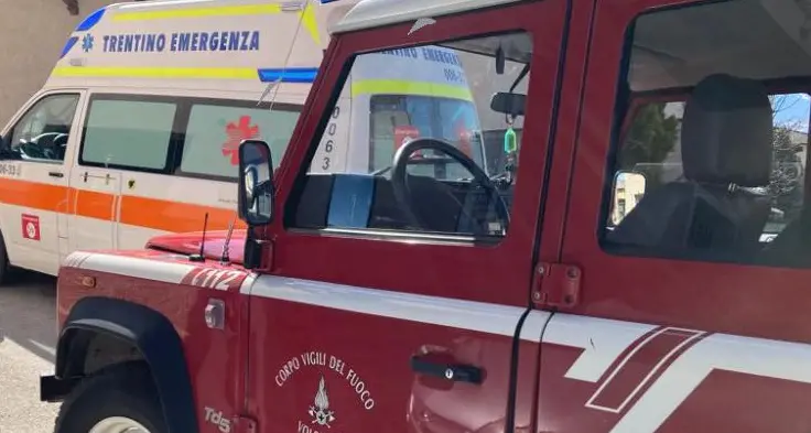 Con la moto contro un’auto, grave un centauro di 29 anni a Tuenno