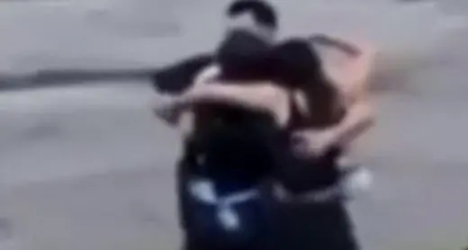 Tre giovani spazzati via nel fiume Natisone in piena, risultano dispersi, in un video la tragedia