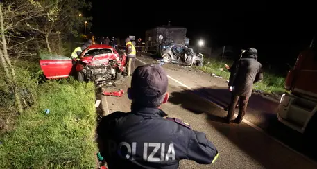 Scontro tra auto a vigilia di Pasqua, quattro morti a Frosinone