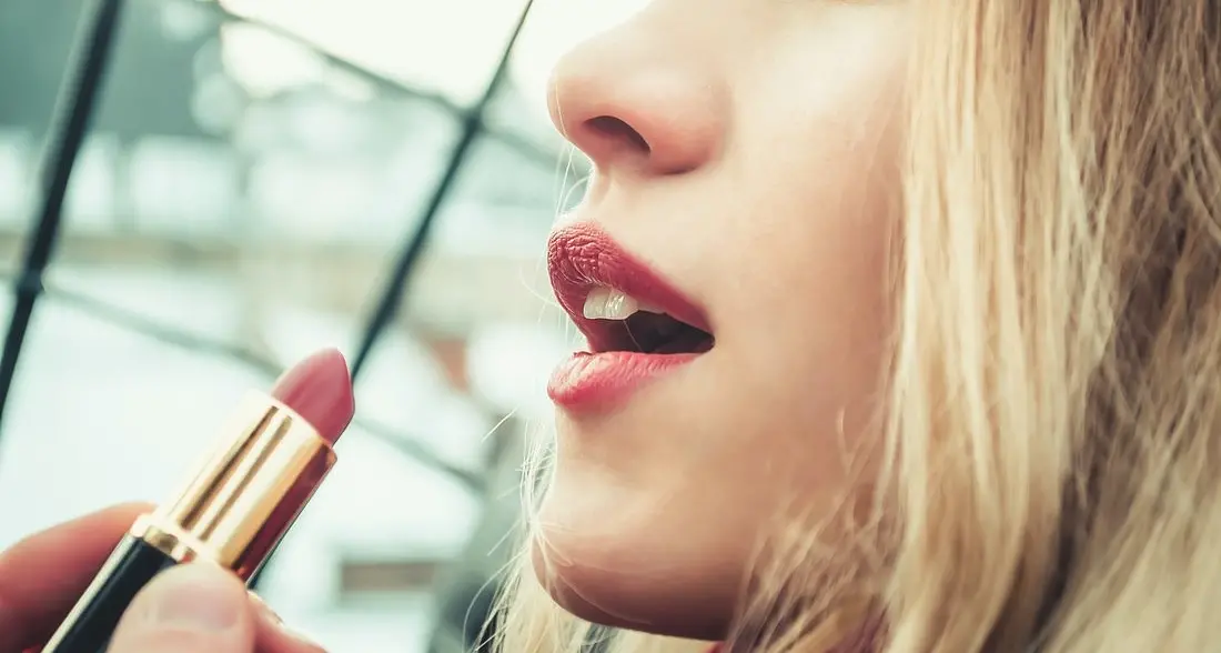 Finisce l’emergenza Covid, negli Usa boom nelle vendite di rossetto
