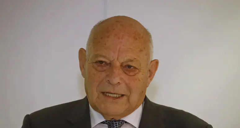 Nuova maxi-condanna per l’ex governatore Durnwalder. La Corte dei conti: “Deve risarcire 270mila euro”