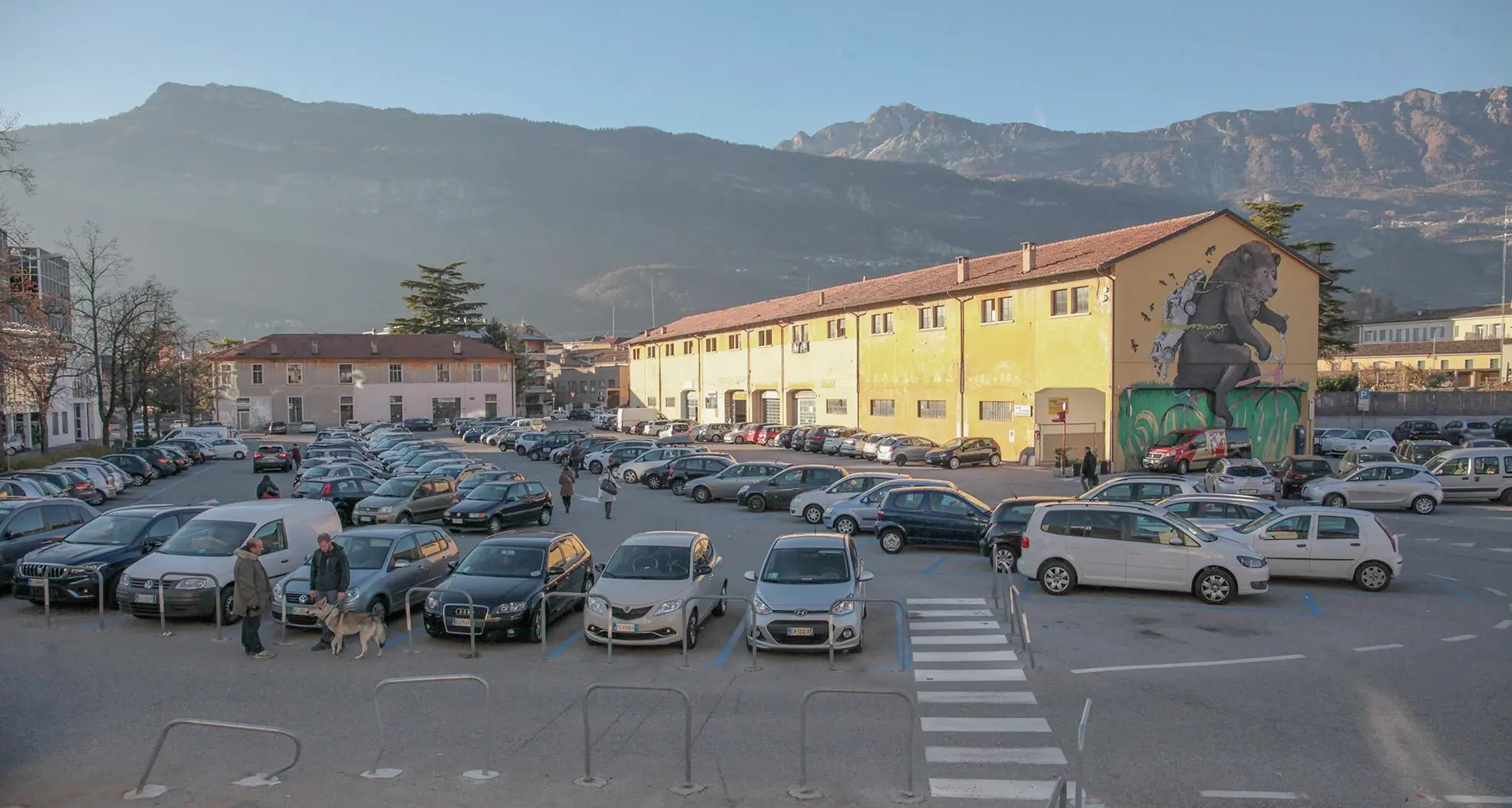 Rovereto, stangata parcheggi: dal 2022 il costo quasi raddoppiato e addio sosta gratis in pausa pranzo