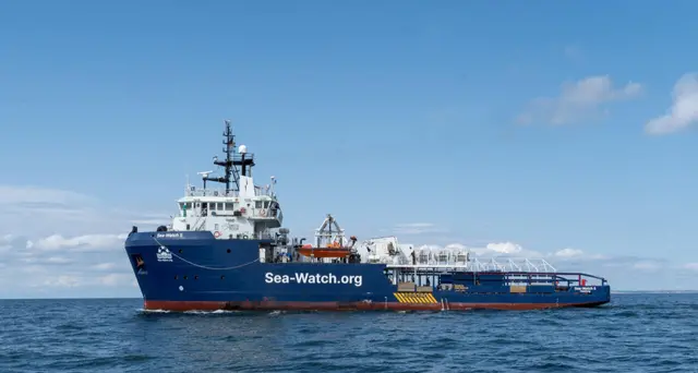 Migranti: Piantedosi, 'Sea Watch 5 ha violato norme, stop di 45 giorni'