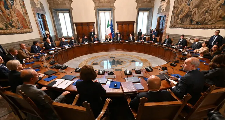 Al via il consiglio dei ministri: sul tavolo anche l'impugnazione della legge elettorale trentina sul terzo mandato