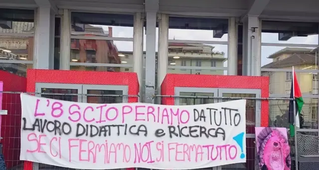 8 marzo: Non una di meno, picchetto all'università di Torino