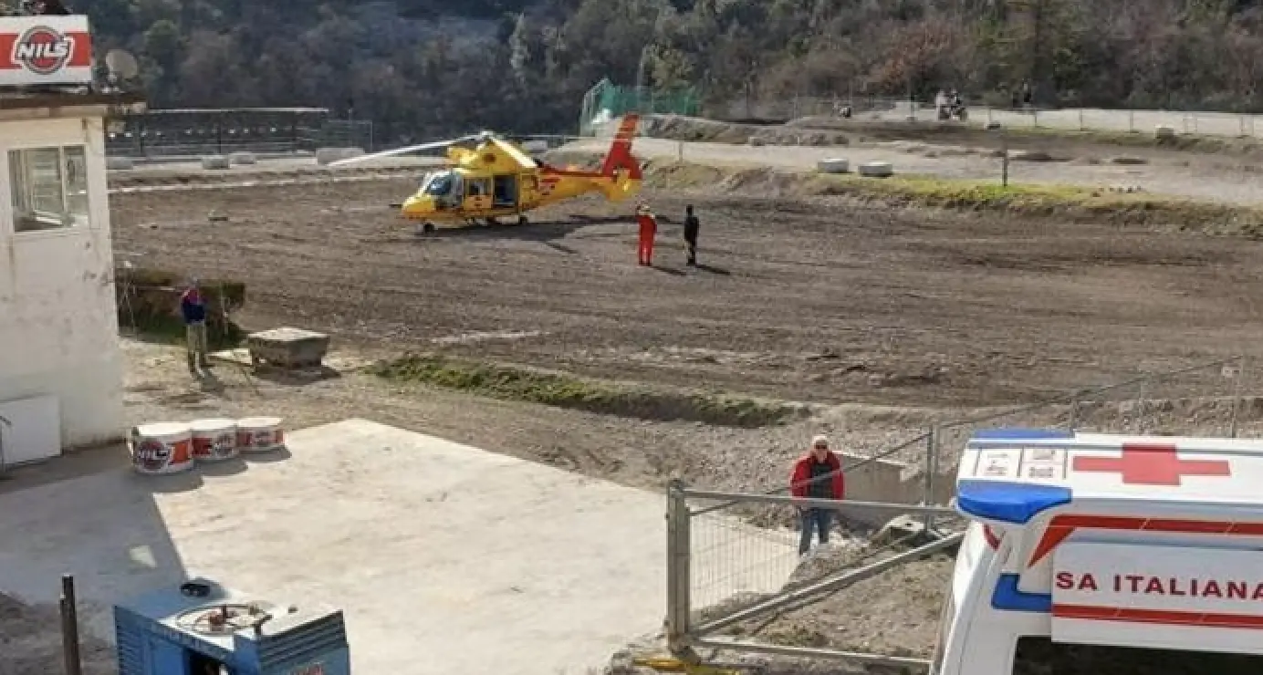 Elicottero di Trentino Emergenza a Pietramurata per un soccorso, ma per un guasto non riesce a ripartire