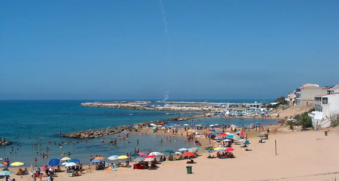 Turista trentina rischia di annegare in Sicilia, salvata da due ventenni e riportata a riva