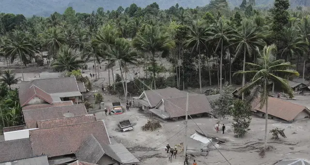 Indonesia: eruzione Semeru, bilancio morti sale a 34