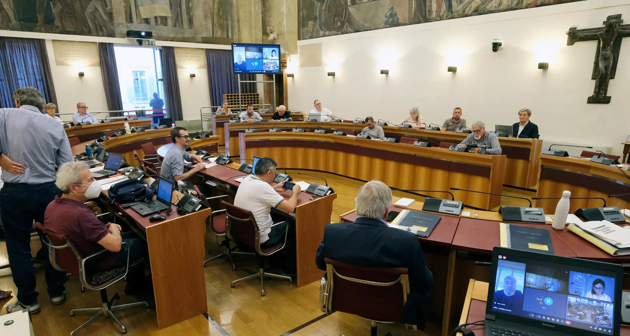 Manca il numero legale, rischia di saltare l'emendamento sul salario minimo, accuse incrociate fra maggioranza ed opposizione