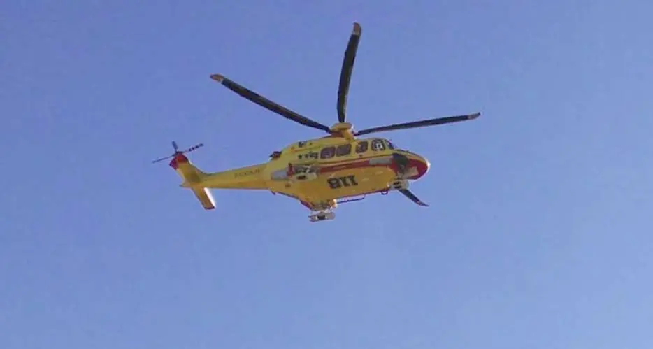 Operaio cade dal tetto di una casa, gravissimo a Viarago di Pergine