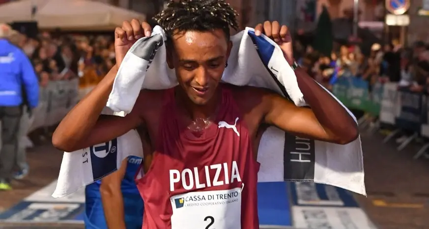 Edris è il nuovo re di Trento: fa cinquina al Giro al Sas, terzo Crippa
