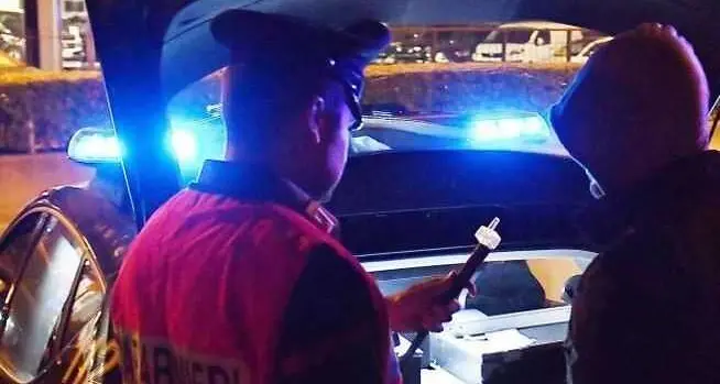 Controlli stradali dei Carabinieri, a Rovereto ritirate 5 patenti per alcool in un weekend